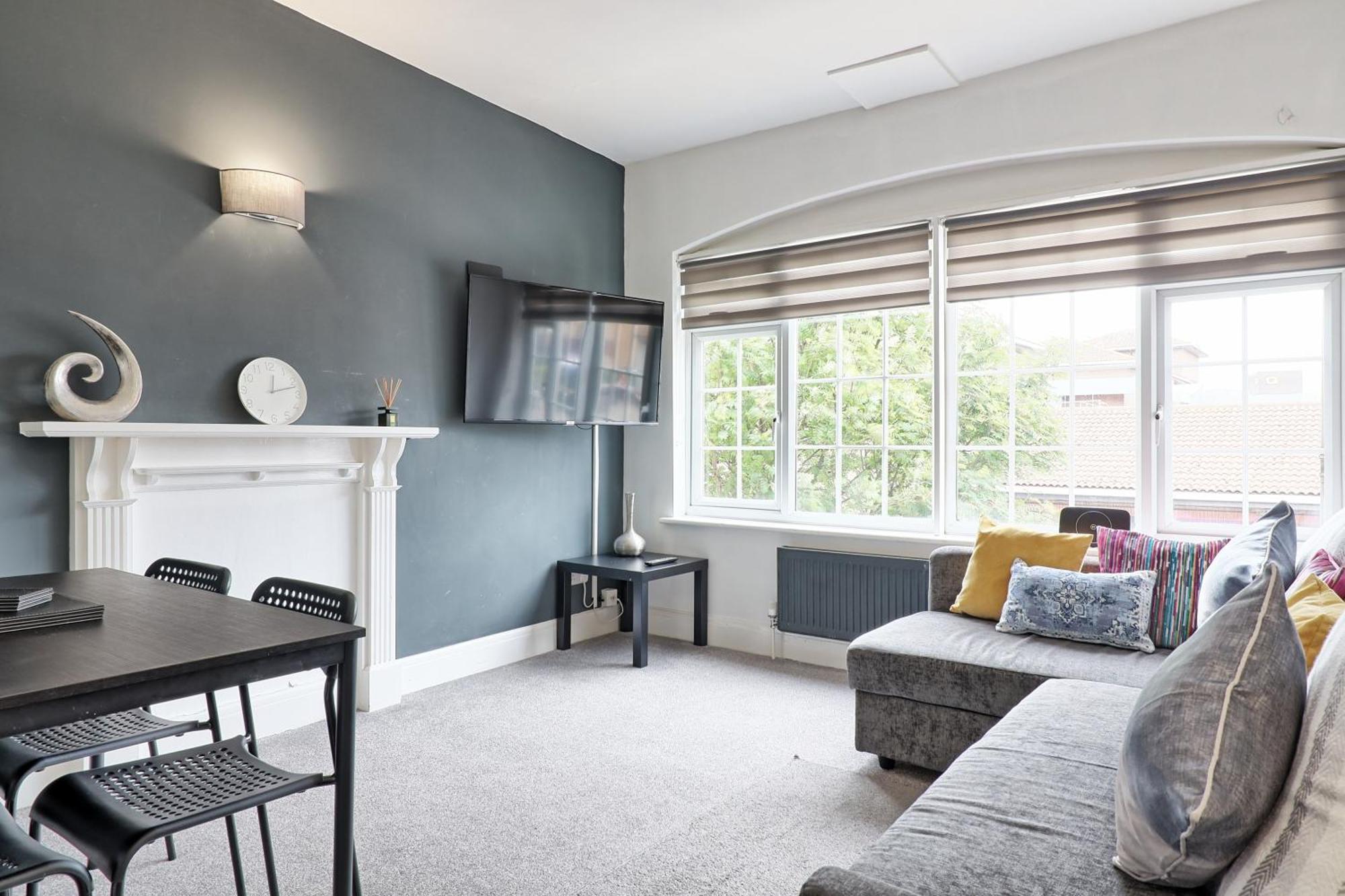 Luxury 3-Bed Apartment Near To London With Parking Hornchurch Exterior foto