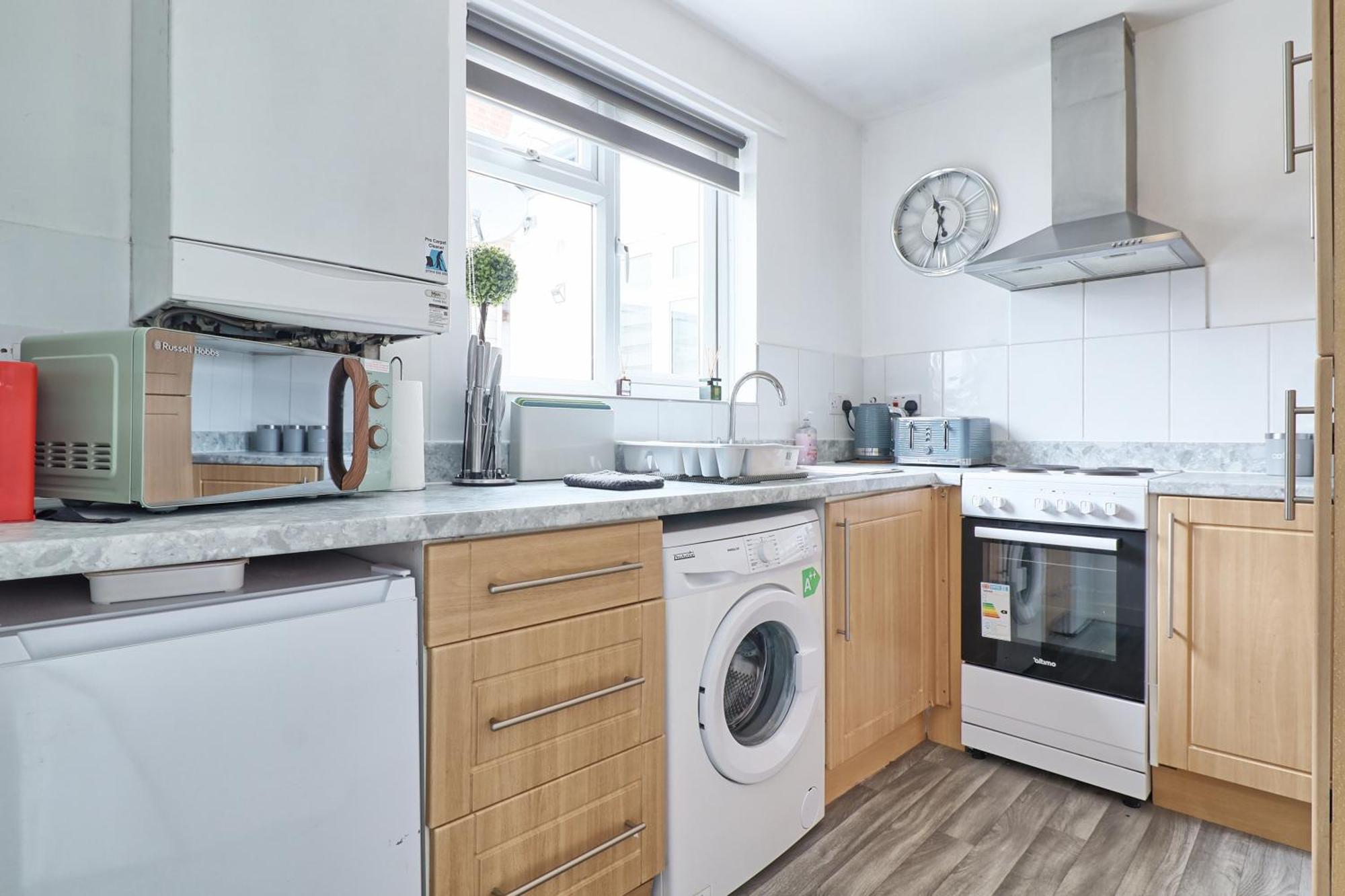 Luxury 3-Bed Apartment Near To London With Parking Hornchurch Exterior foto